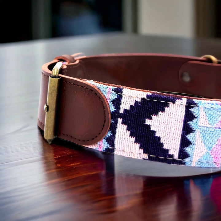 Einzigartiges handgefertigtes Hundehalsband mit spanischem Design - Die StupsnaseEinzigartiges handgefertigtes Hundehalsband mit spanischem DesignHundehalsbandDie StupsnaseHundehalsband