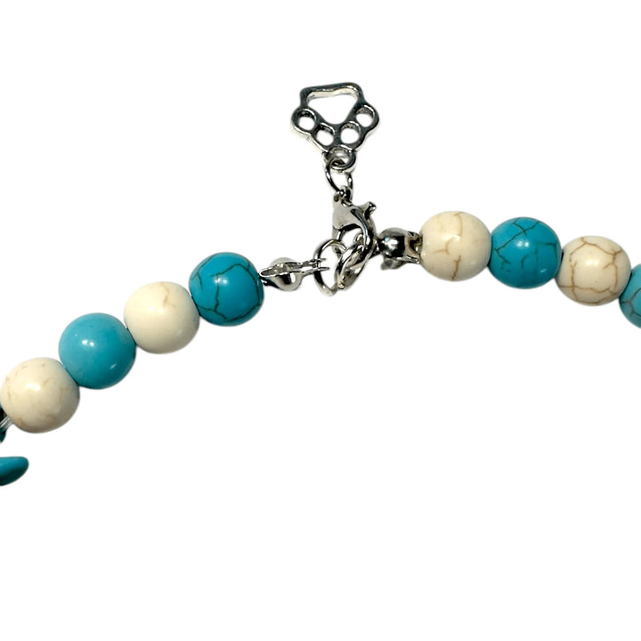 EM - Keramik - Halsband Meeresbrise in blau weiß gehalten - mit einer Hundepfote als Verschluss - Die StupsnaseEM - Keramik - Halsband Meeresbrise in blau weiß gehalten - mit einer Hundepfote als VerschlussEM KeramikhalsbandDie StupsnaseEM Keramikhalsband