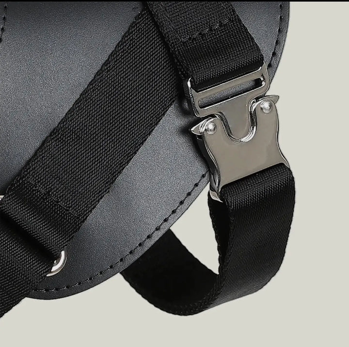 Handgefertigtes ergonomisches Hundegeschirr in Schwarz aus veganem Leder – Stil, Komfort & Sicherheit - Die StupsnaseHandgefertigtes ergonomisches Hundegeschirr in Schwarz aus veganem Leder – Stil, Komfort & SicherheitHundegeschirrDie StupsnaseHundegeschirr