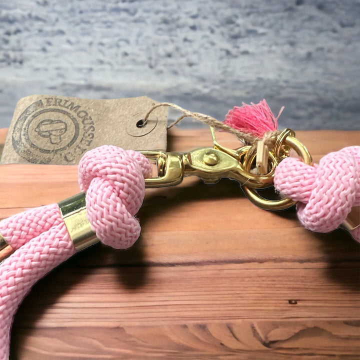 Hundehalsband aus Paracord „Cotton Candy““ - Die StupsnaseHundehalsband aus Paracord „Cotton Candy““HundehalsbandDie StupsnaseHundehalsband