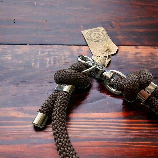 Hundehalsband aus Paracord - Der "Brauner Maulwurf" - Die StupsnaseHundehalsband aus Paracord - Der "Brauner Maulwurf"HundehalsbandDie StupsnaseHundehalsband