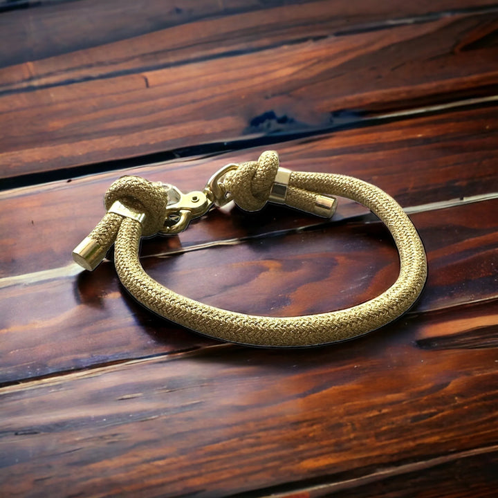 Hundehalsband aus Paracord „Gold“ - Die StupsnaseHundehalsband aus Paracord „Gold“HundehalsbandDie StupsnaseHundehalsband