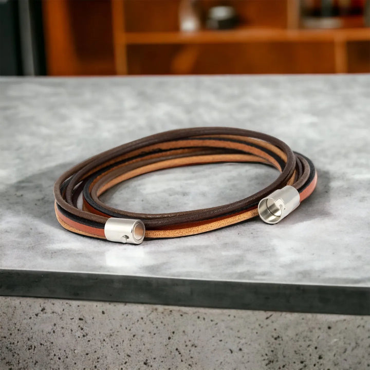 Lederarmband/Wickelarmband mit Magnetverschluss (Rotbraun/Braun) - Die StupsnaseLederarmband/Wickelarmband mit Magnetverschluss (Rotbraun/Braun)ZubehörDie StupsnaseZubehör