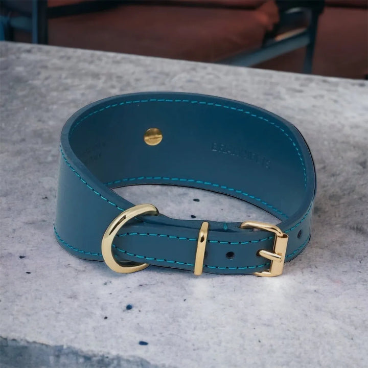 Stilvolles Windhundhalsband aus Leder in Blau - Die StupsnaseStilvolles Windhundhalsband aus Leder in BlauWindhund halsbandDie StupsnaseWindhund halsband